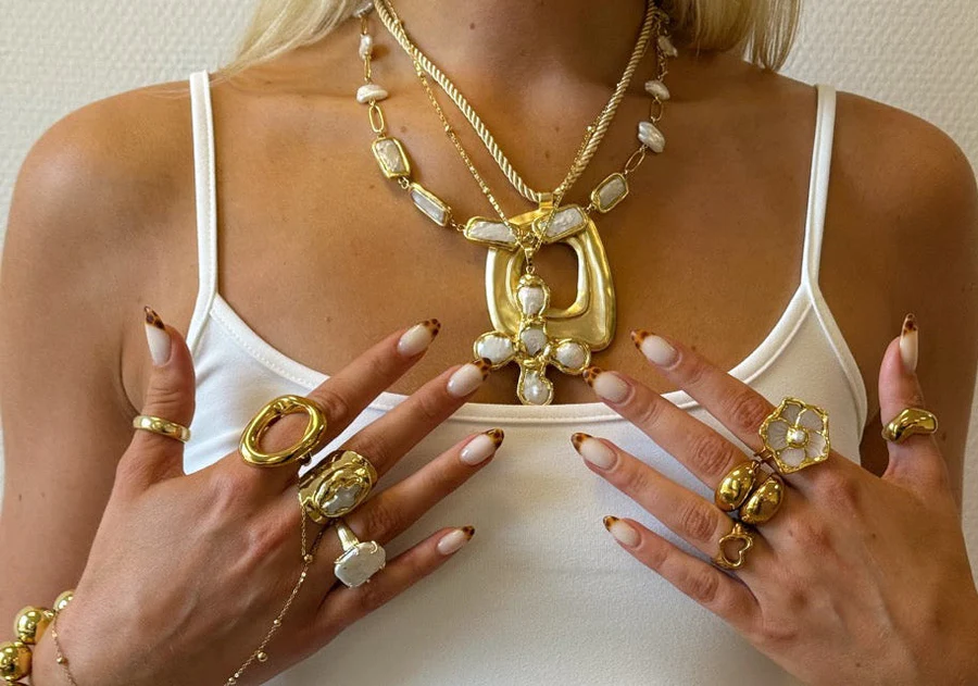 Distinctive Fashion for Global Souls