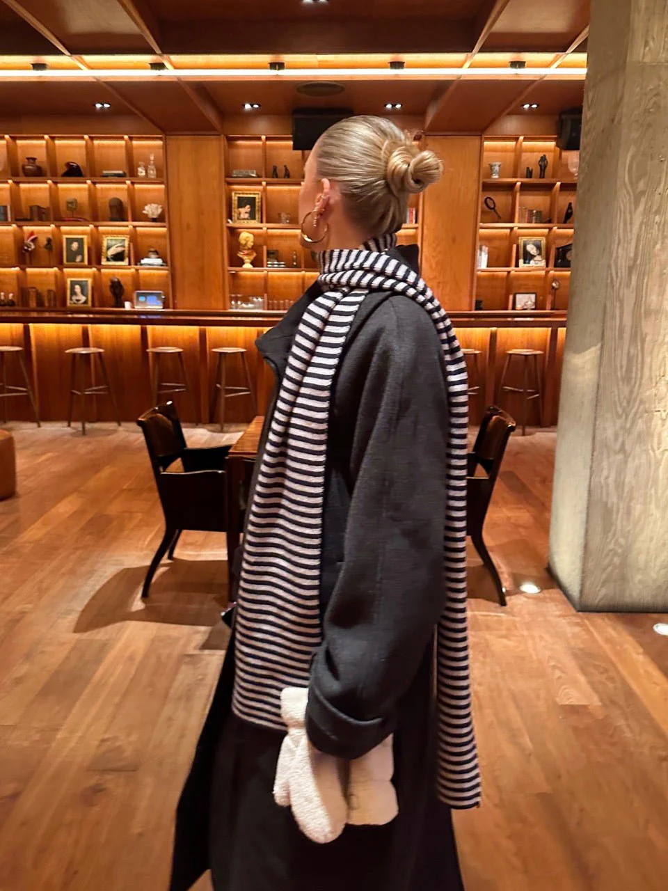 ALVA KNIT WITH SCARF IN NAVY AND GREY - Image 10