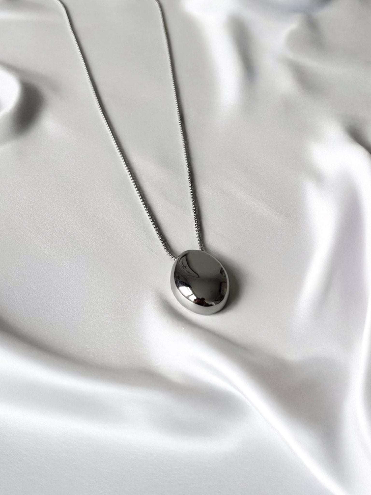 LIV NECKLACE SILVER - Image 5