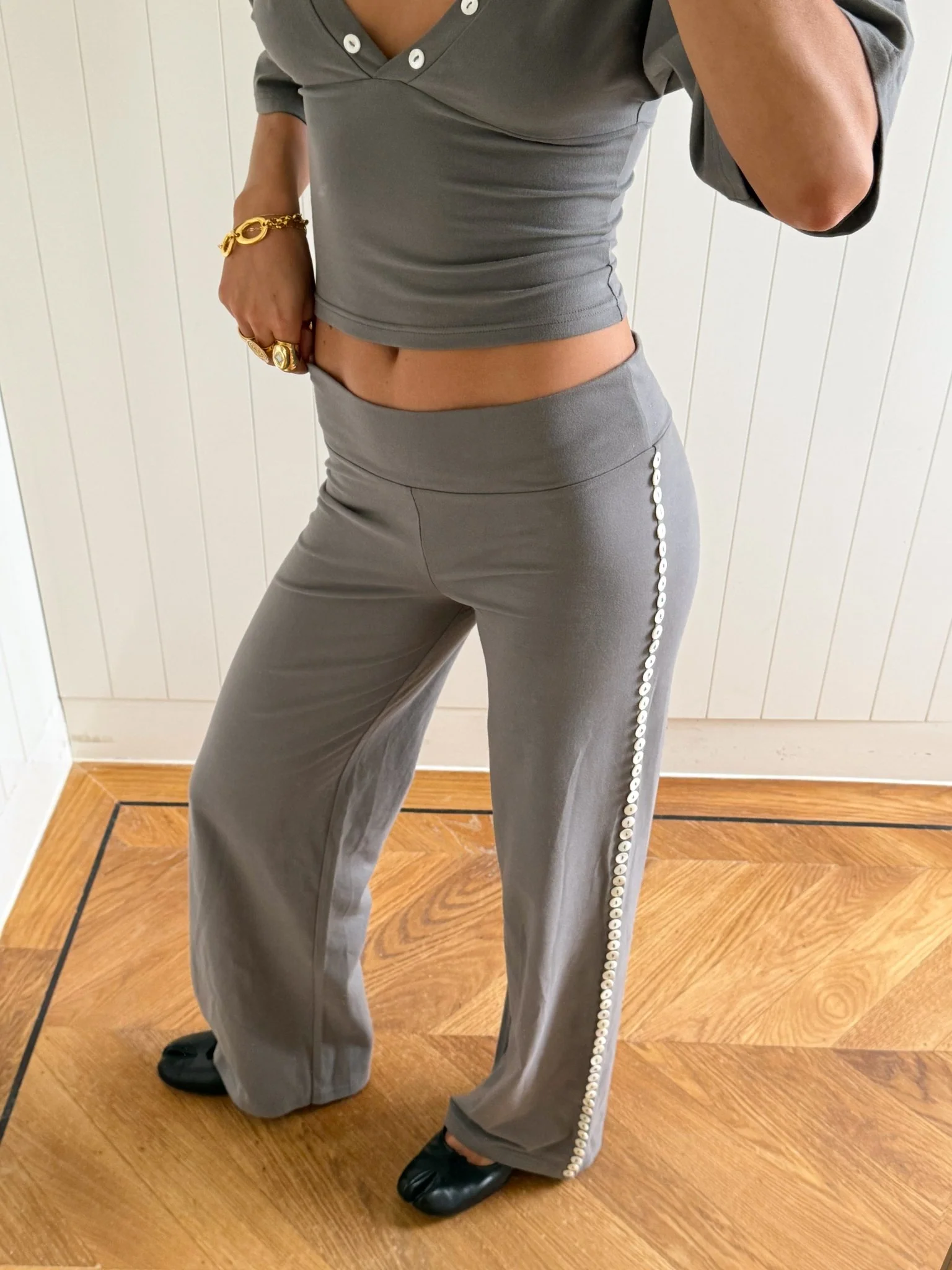 MAEVE SHELL BUTTONS PANTS IN SMOKE - Image 6