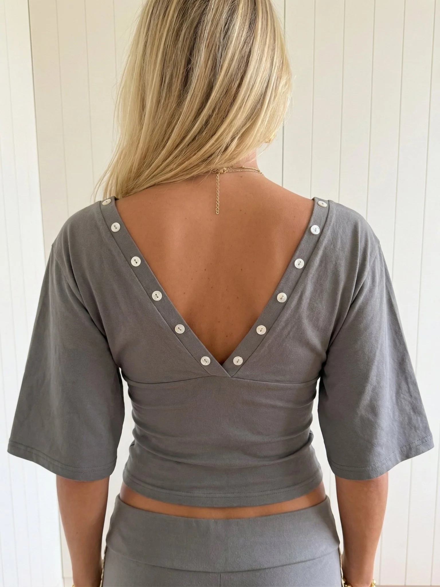 MAEVE SHELL BUTTONS V-NECK TOP IN SMOKE - Image 8