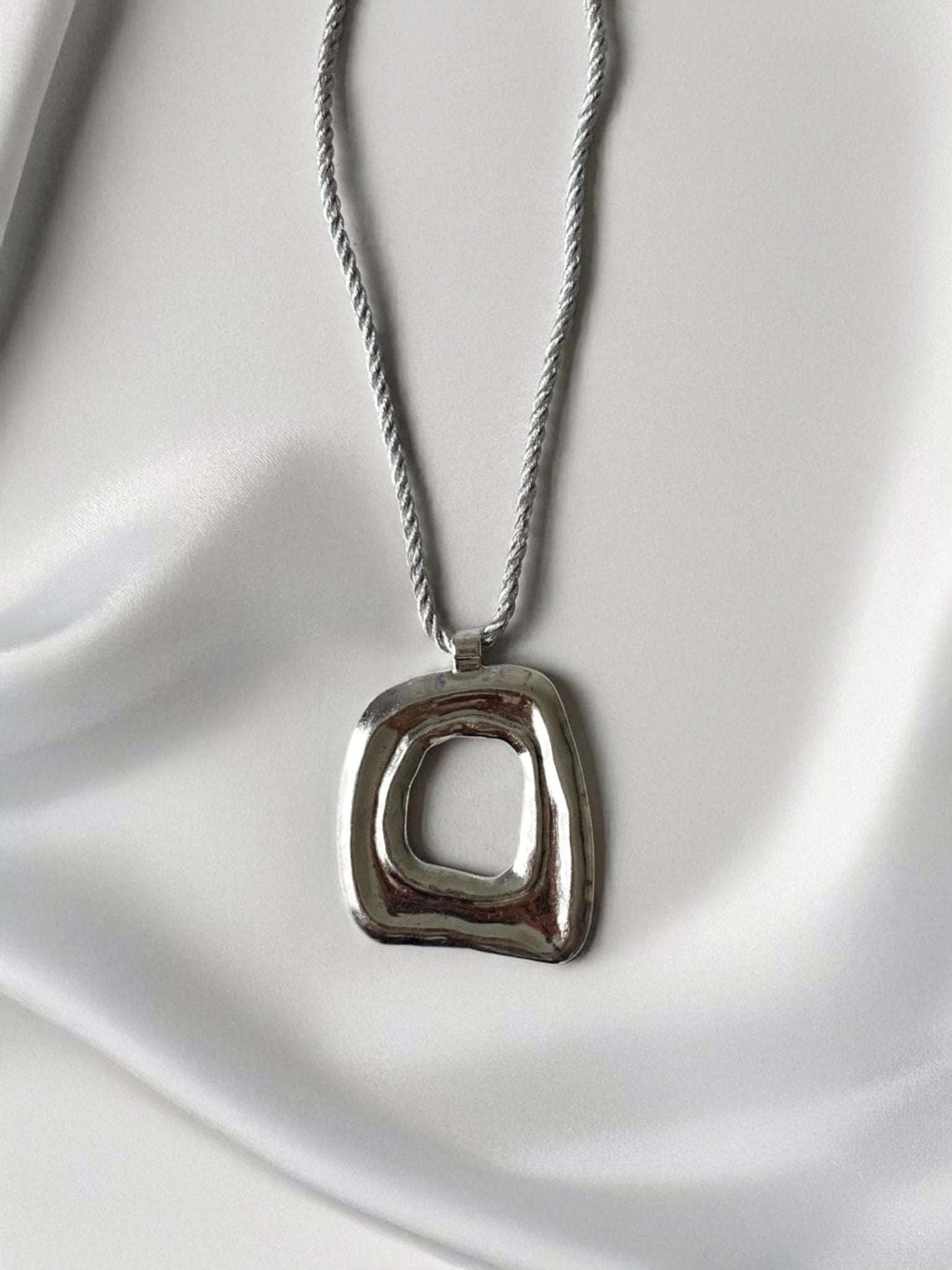 PIEN NECKLACE SILVER - Image 5